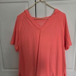 Livi Active V-Neck Pink Short Sleeve Tee